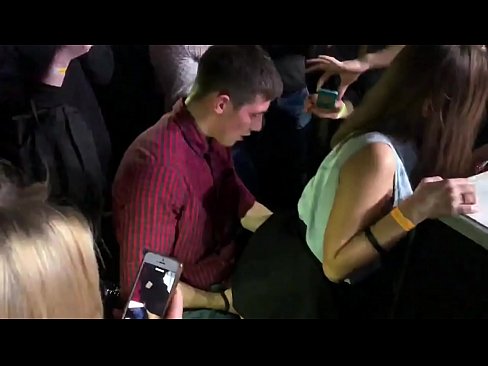 ❤️ Echte seks in een Russische nachtclub. 18-jarig Russisch meisje in de anus en vagina geneukt in een nachtclub ❤️❌ Just porno at porn nl.hentaisea-com.ru ☑